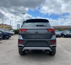 Auto - Volkswagen t-roc 1.5 tsi act style