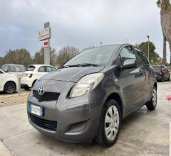 Auto - Toyota yaris 1.0 5p. sol