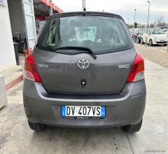 Auto - Toyota yaris 1.0 5p. sol