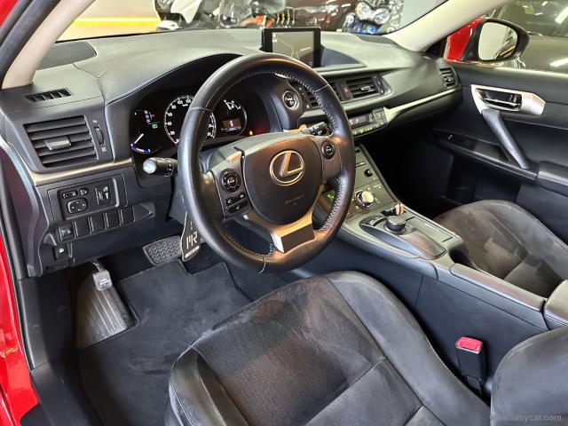Auto - Lexus ct 200h hybrid luxury