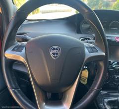 Auto - Lancia ypsilon 1.3 mjt 95 cv 5p. s&s silver