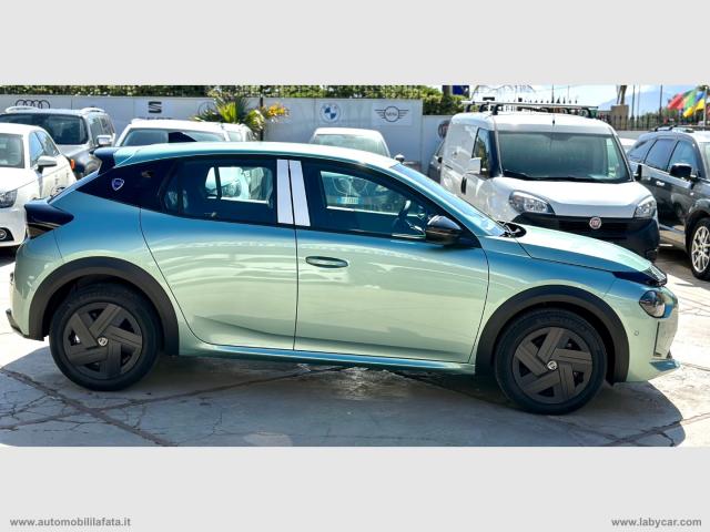 Auto - Lancia ypsilon hybrid e-dct