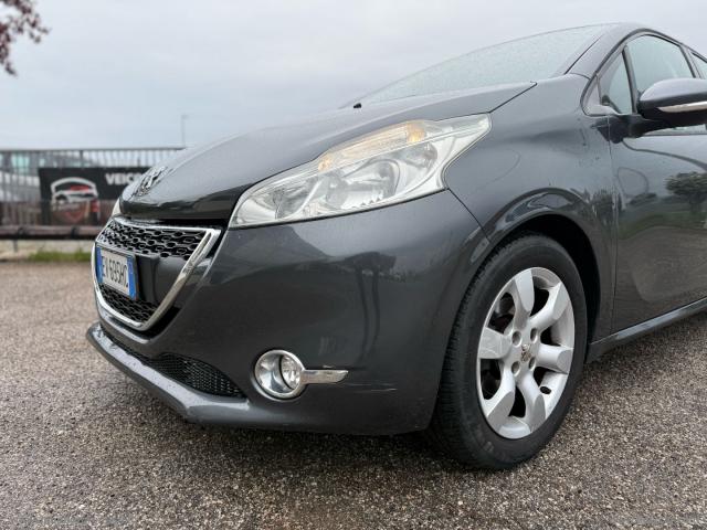 Auto - Peugeot 208 1.4 vti 95 cv 5p. gpl allure