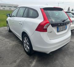 Auto - Volvo v60 d2 1.6 business|gancio traino|94.000 chilometri cert.