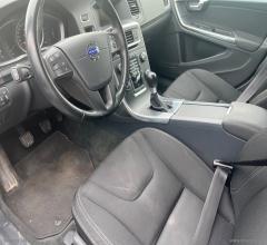 Auto - Volvo v60 d2 1.6 business|gancio traino|94.000 chilometri cert.