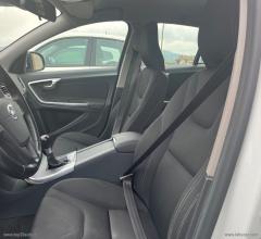 Auto - Volvo v60 d2 1.6 business|gancio traino|94.000 chilometri cert.