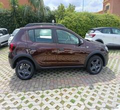 Auto - Dacia sandero stepway 0.9 tce 12v t-gpl 90 s&s