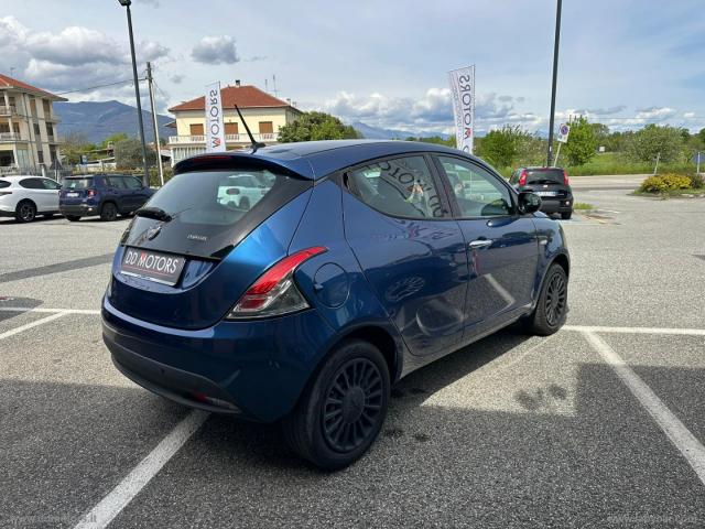 Auto - Lancia ypsilon 1.0 firefly 5p.s&s hybrid silver