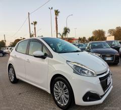 Auto - Peugeot 208 puretech 82 5p. allure