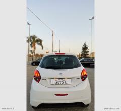 Auto - Peugeot 208 puretech 82 5p. allure