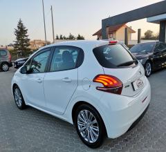 Auto - Peugeot 208 puretech 82 5p. allure