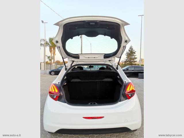 Auto - Peugeot 208 puretech 82 5p. allure