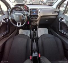 Auto - Peugeot 208 puretech 82 5p. allure