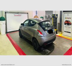 Auto - Lancia ypsilon 1.0 firefly 5p.s&s hybrid silver