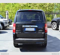 Auto - Chrysler grand voyager 2.8 crd dpf touring