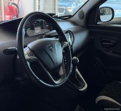 Auto - Lancia ypsilon 1.2 69 cv 5p. gold