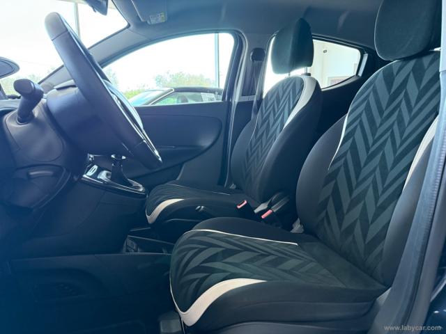 Auto - Lancia ypsilon 1.2 69 cv 5p. gold
