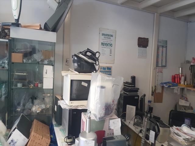 Appartamenti in Vendita - Locale commerciale in vendita a bari poggiofranco