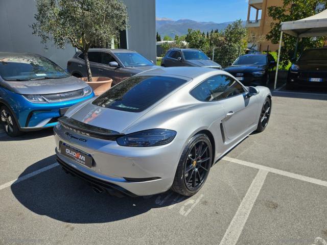 Auto - Porsche 718 cayman gts