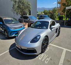 Auto - Porsche 718 cayman gts