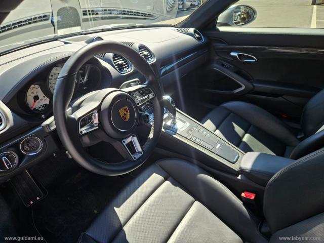 Auto - Porsche 718 cayman gts