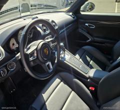 Auto - Porsche 718 cayman gts