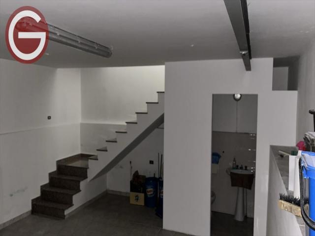 Appartamenti in Vendita - Attività commerciale in vendita/locazione a cittanova centrale