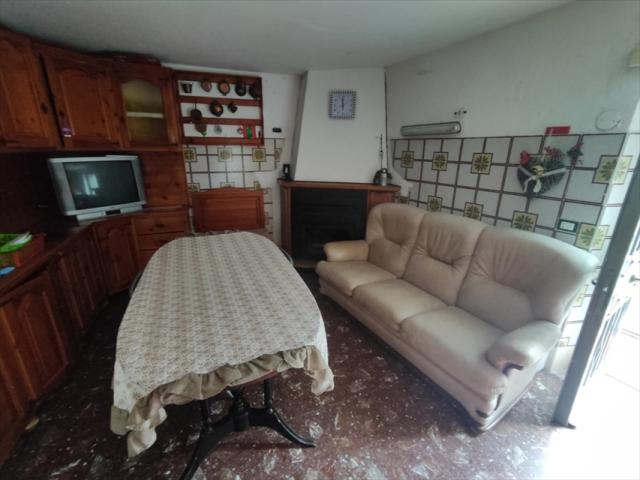 Appartamenti in Vendita - Appartamento in vendita a rogliano periferia