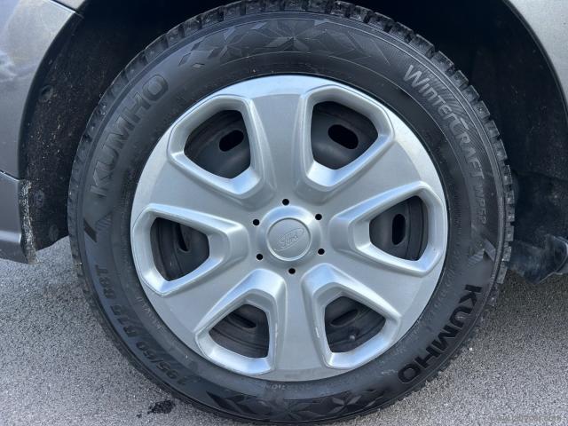 Auto - Ford tourneo courier 1.5 tdci 75 cv titanium