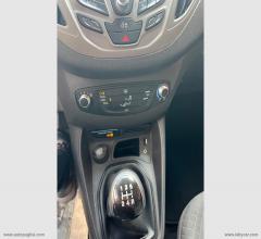 Auto - Ford tourneo courier 1.5 tdci 75 cv titanium