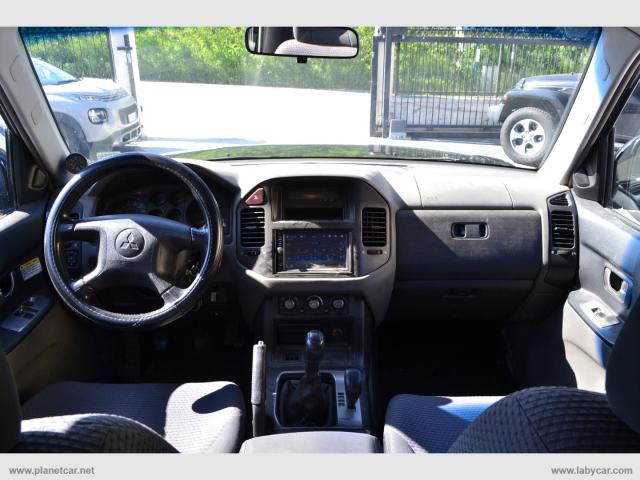 Auto - Mitsubishi pajero 2.5 tdi 3p.