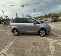 Auto - Peugeot 5008 1.6 hdi 115 cv allure