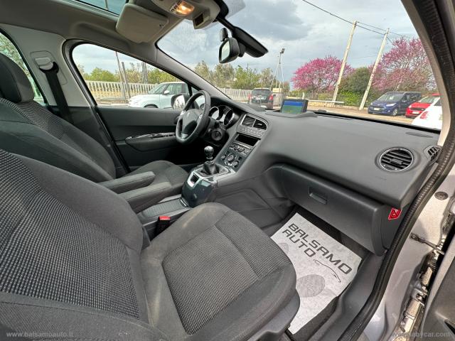 Auto - Peugeot 5008 1.6 hdi 115 cv allure