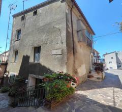 Casa indipendente in vendita a rogliano centro storico
