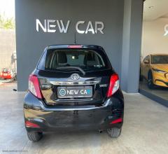 Auto - Toyota yaris 1.0 5p.