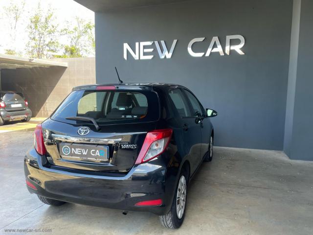 Auto - Toyota yaris 1.0 5p.