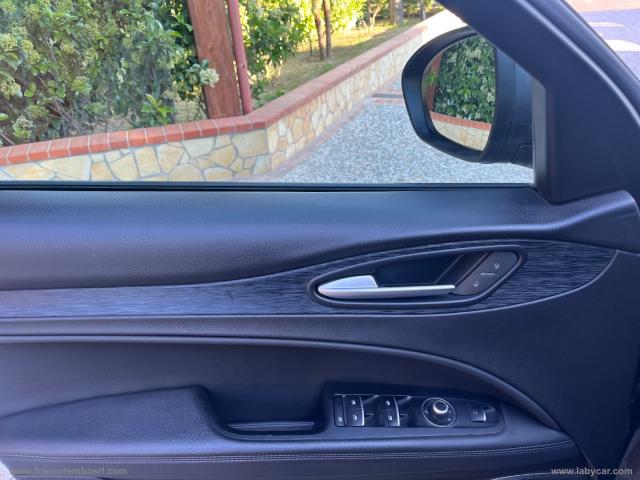 Auto - Alfa romeo stelvio 2.2 t.diesel 160cv at8 rwd bus.