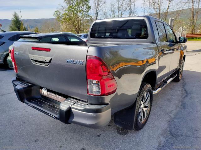 Auto - Toyota hilux 2.4 d-4d 4wd 4p. dc executive