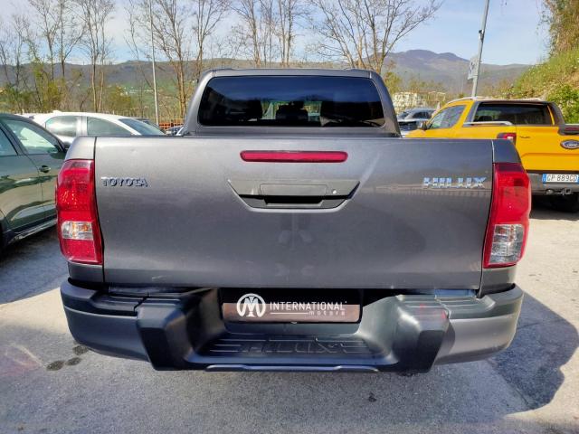 Auto - Toyota hilux 2.4 d-4d 4wd 4p. dc executive