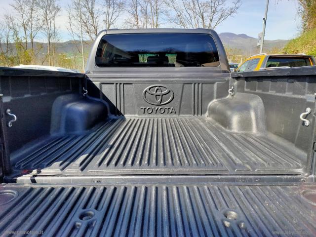 Auto - Toyota hilux 2.4 d-4d 4wd 4p. dc executive