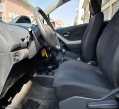 Auto - Toyota yaris 1.3 5p. sol