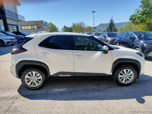 Auto - Toyota yaris cross 1.5 hybrid 5p. e-cvt busin.