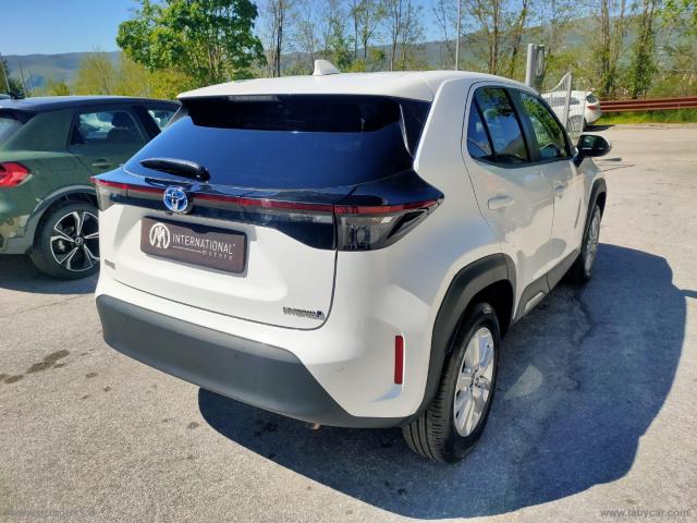 Auto - Toyota yaris cross 1.5 hybrid 5p. e-cvt busin.