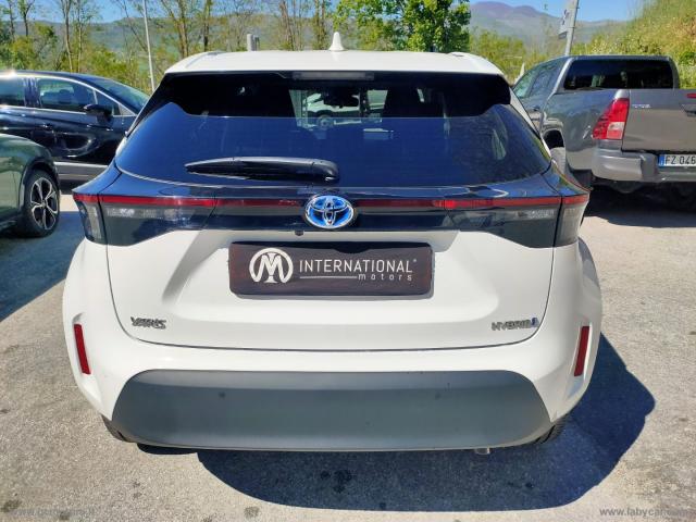 Auto - Toyota yaris cross 1.5 hybrid 5p. e-cvt busin.