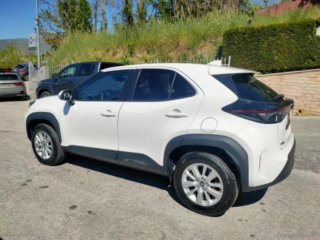 Auto - Toyota yaris cross 1.5 hybrid 5p. e-cvt busin.