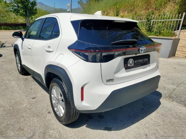 Auto - Toyota yaris cross 1.5 hybrid 5p. e-cvt busin.