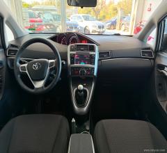 Auto - Toyota verso 2.0 d active 7 posti