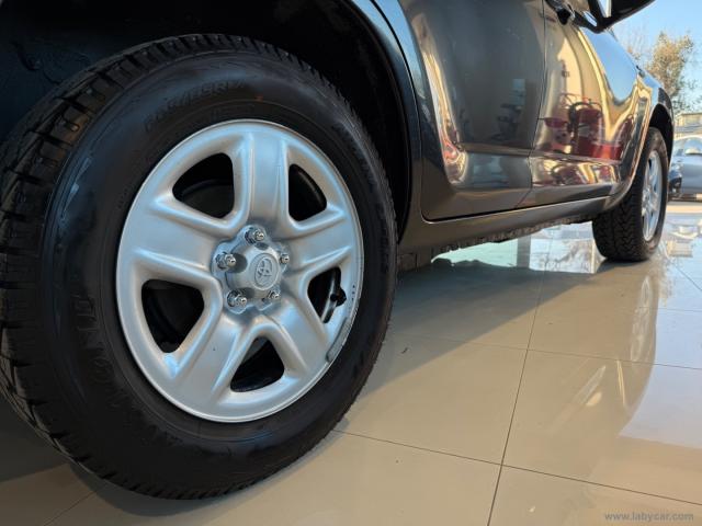 Auto - Toyota rav4 2.2 d-4d 136 cv sol