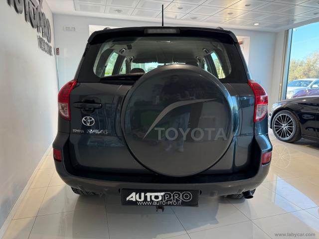 Auto - Toyota rav4 2.2 d-4d 136 cv sol