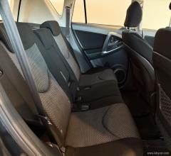 Auto - Toyota rav4 2.2 d-4d 136 cv sol